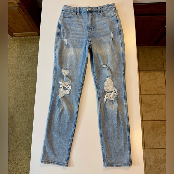 Hollister Denim - Hollister Light Blue Distressed Ultra High Rise Mom Jeans Size 9L Excellent Cond